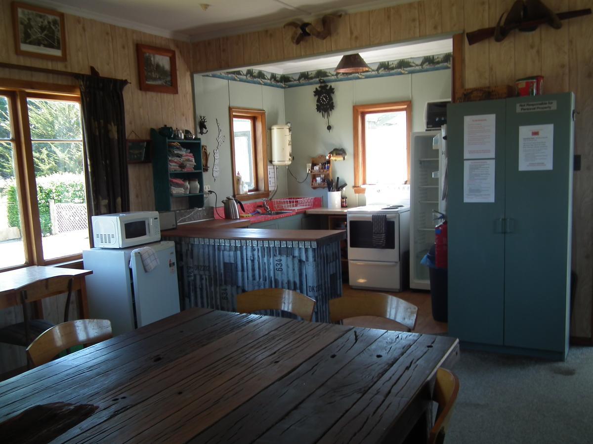 Mountains Edge Cabins Monowai Екстер'єр фото