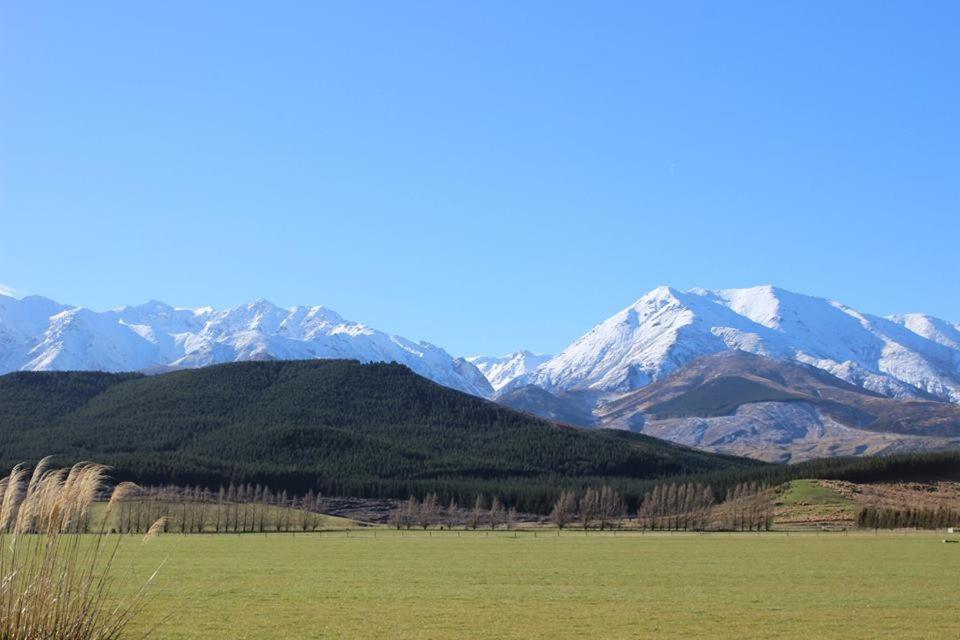 Mountains Edge Cabins Monowai Екстер'єр фото